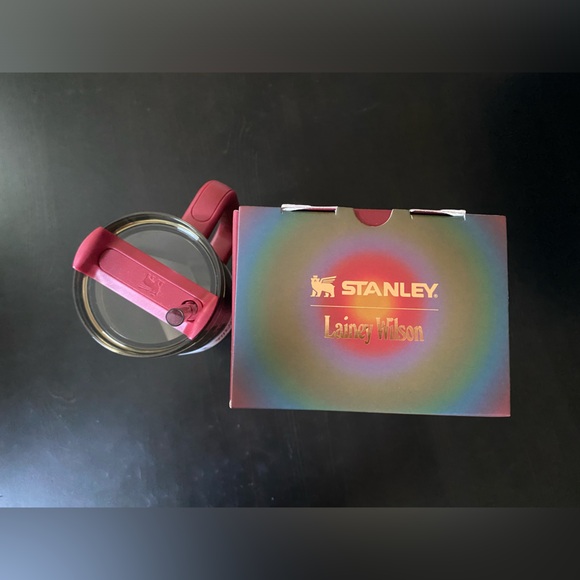 Limited ed LAINEY. WILSON COUNTRY GOLD 40 oz tumbler NWT. Only stored - Picture 12 of 14